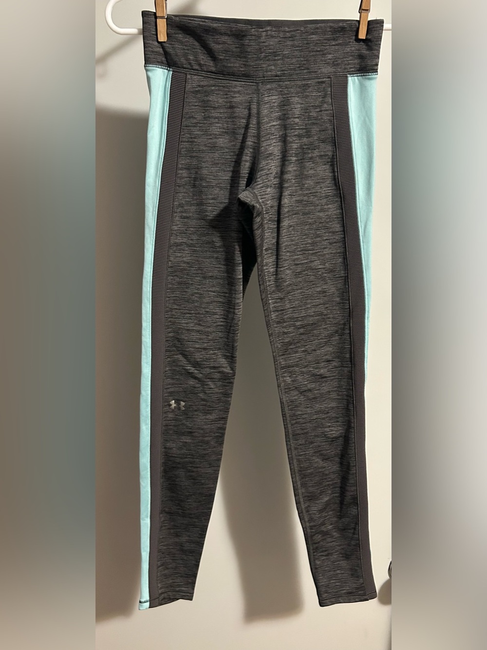 Under Armour Womens’ Charcoal Heather Leggings with Mint Side Panels